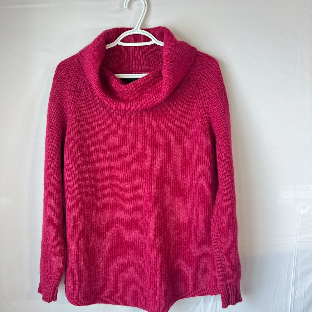 Tahari L Cerise Ribbed Knit | Merino Wool Blend | Cozy Winter Essential
